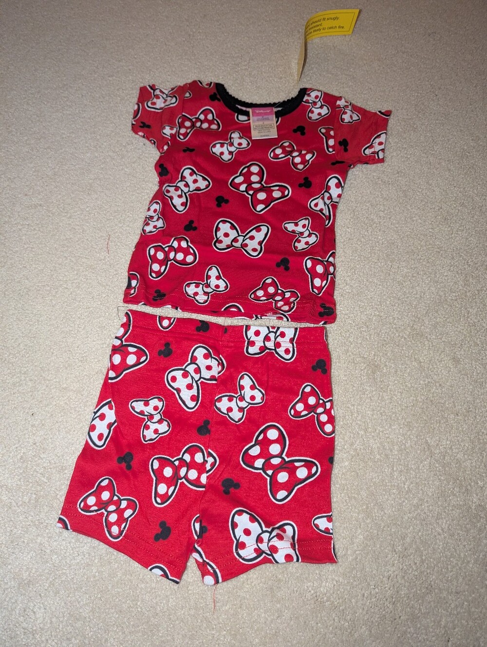 Nwt Minnie Mouse pjs sz 2 girls